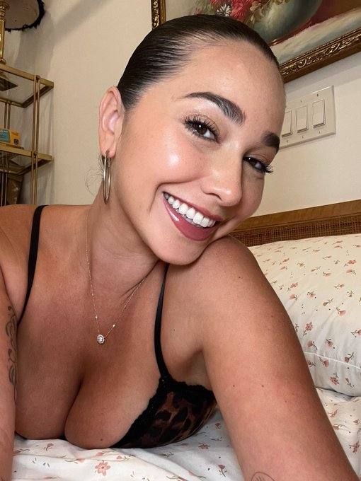 NO PAYMENT REQUIRED-SEXY SINGLE MOM AND LOOKING TO HAVE FUN I'm a sexy mom of two kids. A single mom and I'm very horny🍑🍑💦 - Image 2